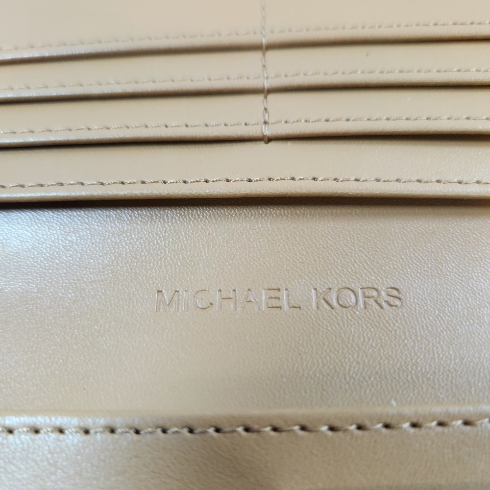 NWT Michael Kors Reed Large Pebbled Leather Snap Wallet | Deer Brown Tan - Picture 8 of 9